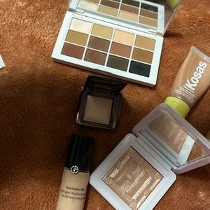 Used high end makeup bundle